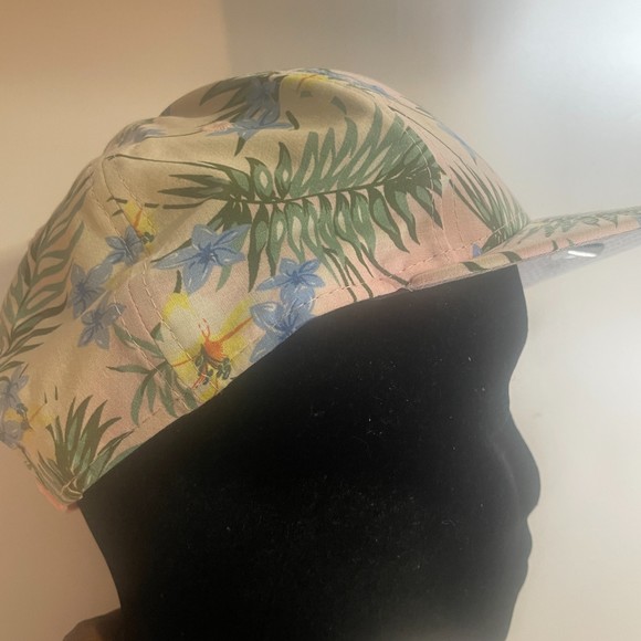 Florida Marlins 9Fifty Cooperstown Collection Floral Beach Hawaiian Snapback Hat - Picture 10 of 10